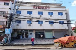 Red Doorz Hotel in Bonifacio St. Cebu City